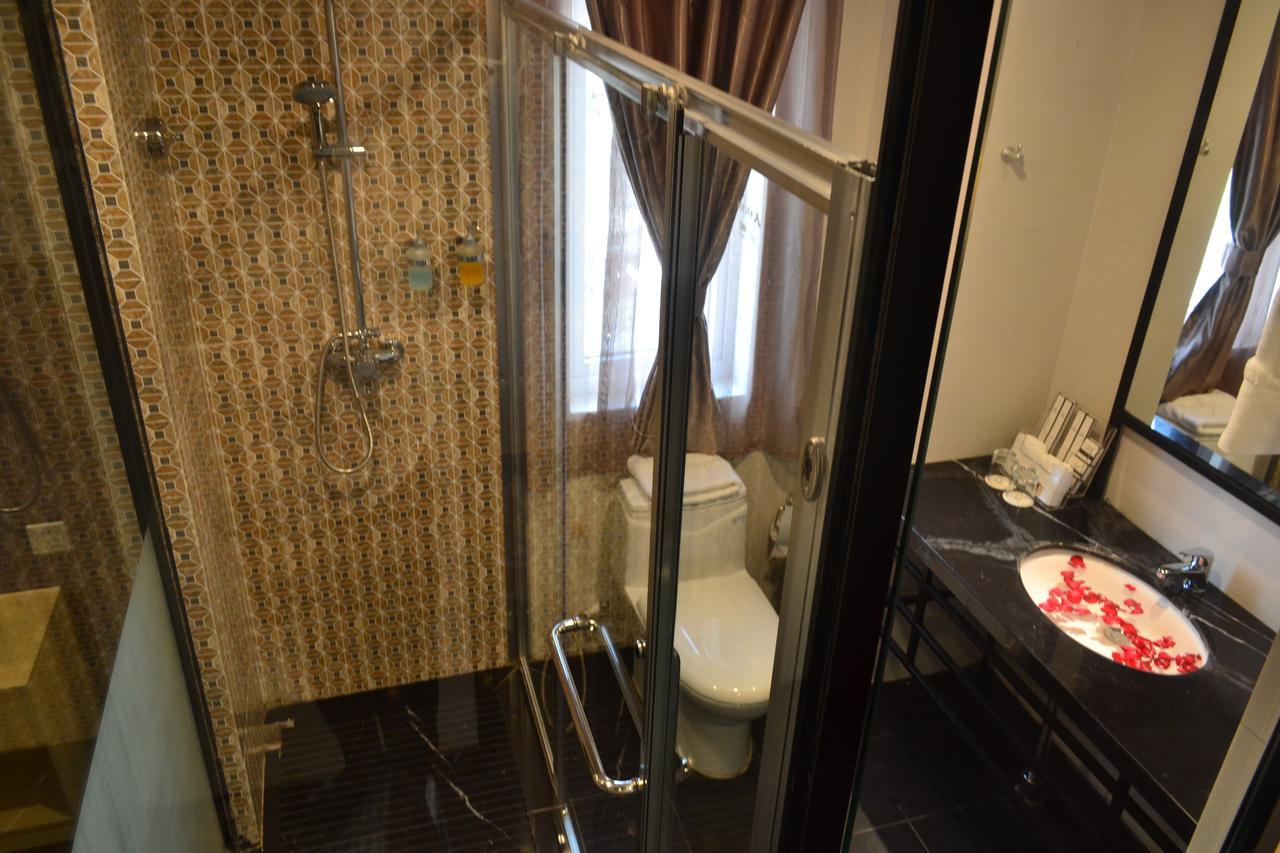 Royal Holiday Hotel Янгон Экстерьер фото