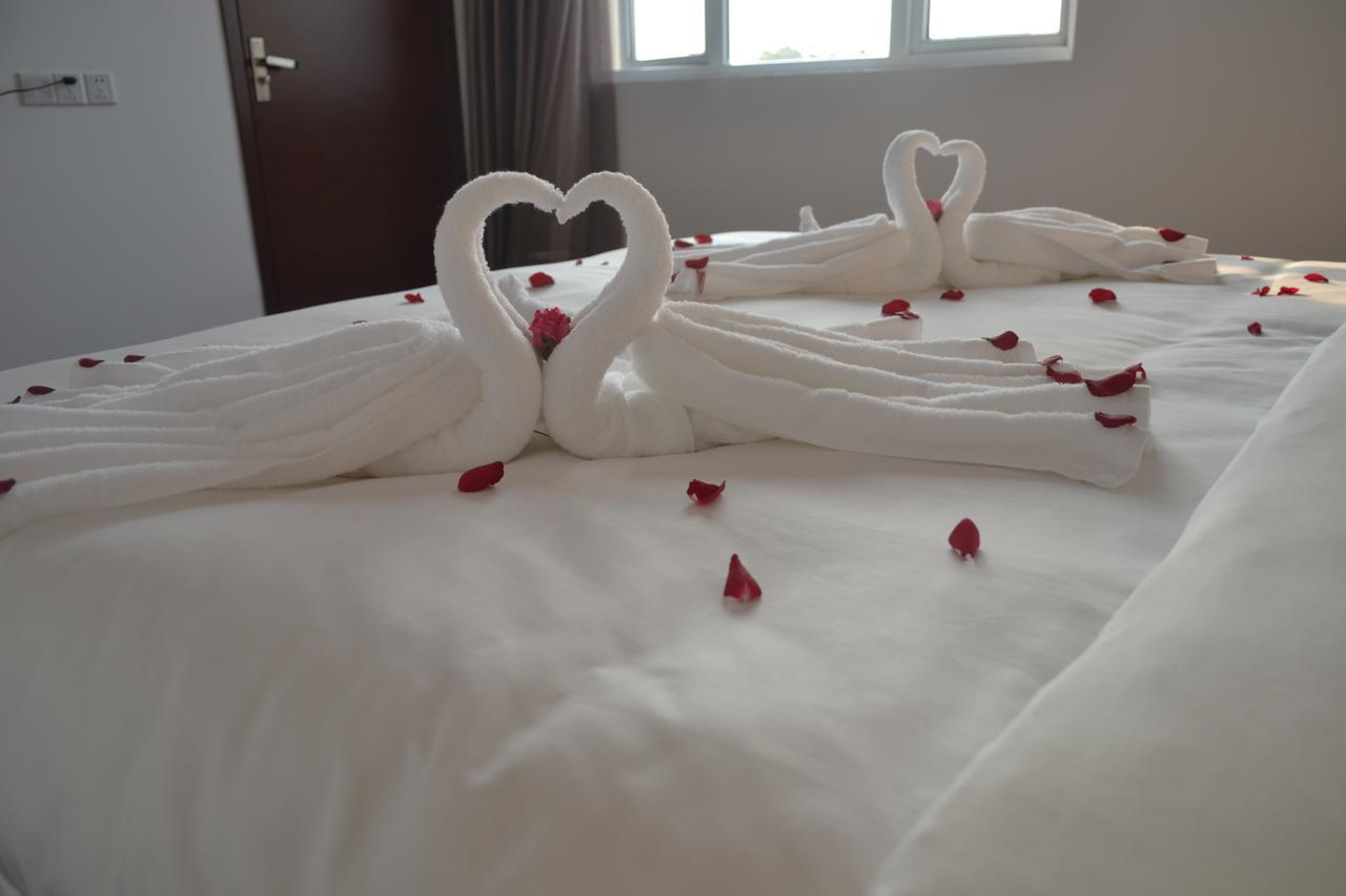 Royal Holiday Hotel Янгон Экстерьер фото