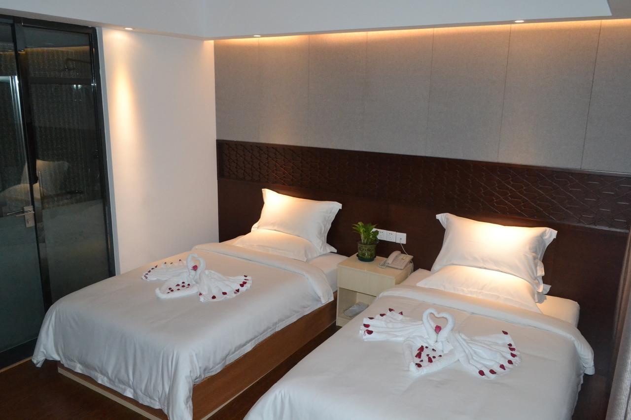 Royal Holiday Hotel Янгон Экстерьер фото