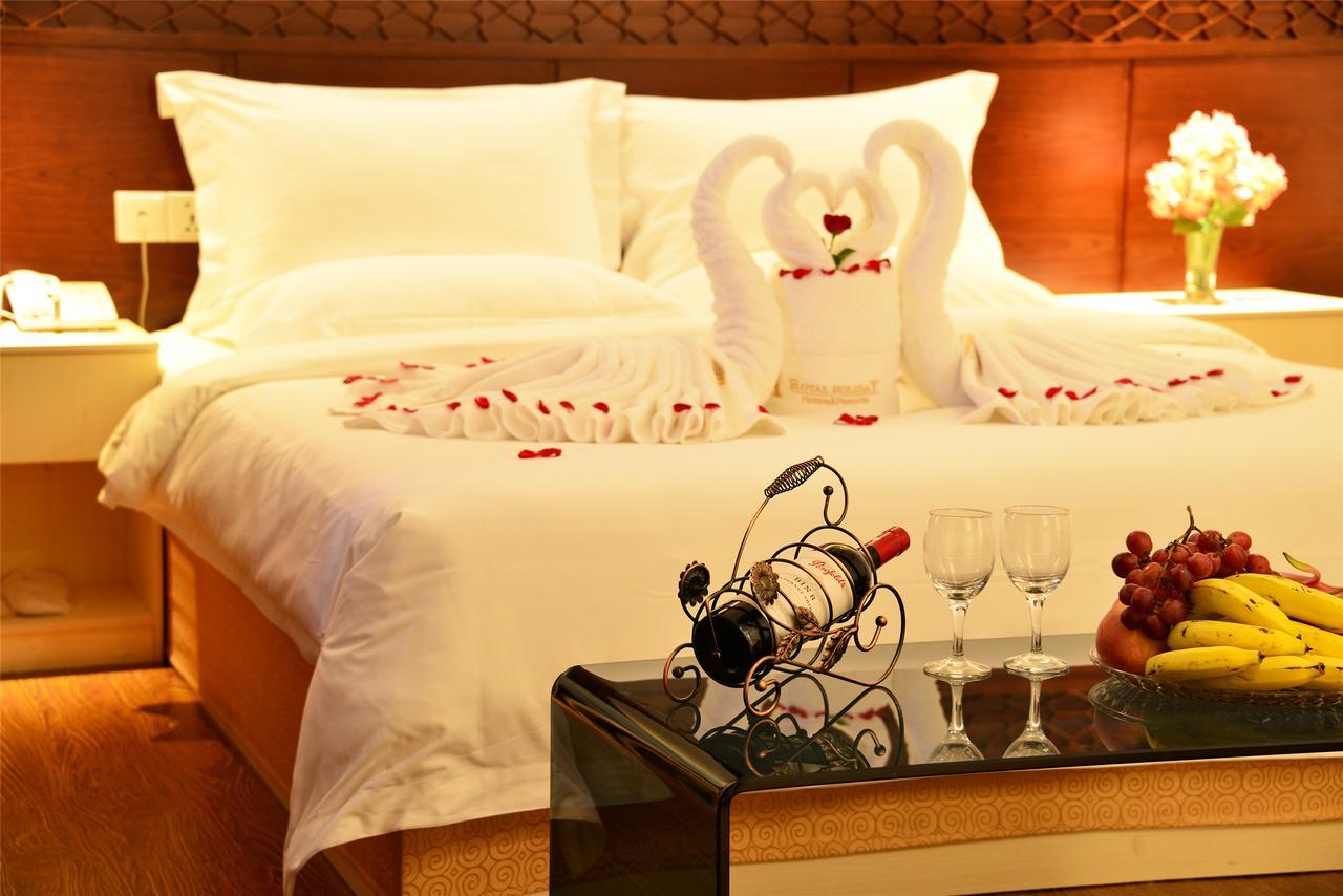 Royal Holiday Hotel Янгон Экстерьер фото