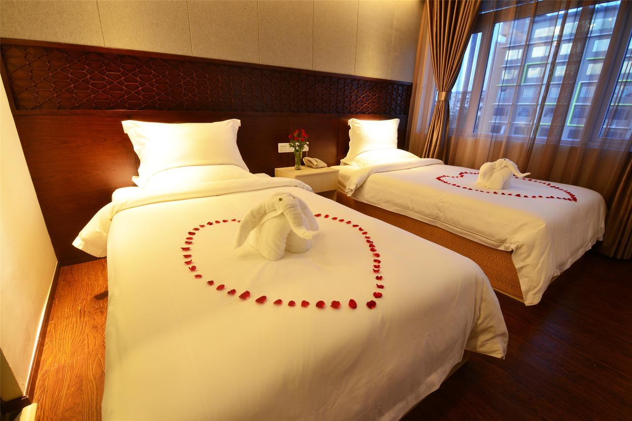 Royal Holiday Hotel Янгон Экстерьер фото