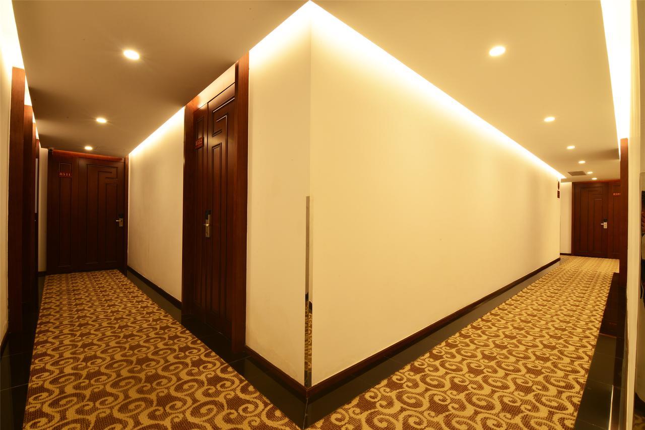 Royal Holiday Hotel Янгон Экстерьер фото