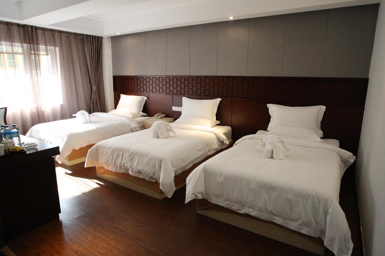 Royal Holiday Hotel Янгон Номер фото